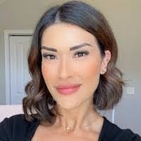 Veronica Binns's Instagram, Twitter & Facebook