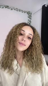 Tutorial: Como Escovar Cabelo Cacheado Sozinha