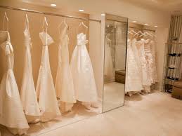 Best Bridal Shops In Chicago Wedding Dresses Chicago Wedding Dress Shopping Bridal Boutique Interior