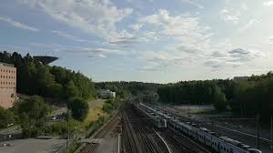 Flemingsbergs station är en järnvägsstation i flemingsberg i huddinge kommun för persontrafik. File Flemingsberg Station Webm Wikimedia Commons