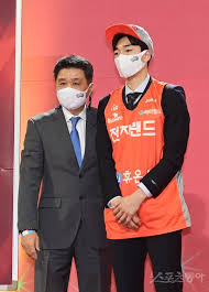 Jun 22, 2021 · 22일 교육부가 '2021년 초?중등 교원양성대학 인공지능(ai) 교육 강화 지원 사업'에 서울대와 이화여대, 성균관대, 공주대, 대구교대, 춘천교대 등 6개. í¬í†  ì„±ê· ê´€ëŒ€ ì–'ì¤€ìš° ì„ íƒí•œ ìœ ë„í›ˆ ê°ë… ìŠ¤í¬ì¸ ë™ì•„