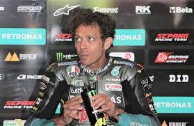 Aug 05, 2021 · after 26 years competing in the motogp series, valentino rossi, 41, announced thursday that he will retire at the end of the 2021 season. Valentino Rossi Stopt Met Motorracen Motor Nl