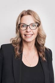 Pamela Bisson's Instagram, Twitter & Facebook