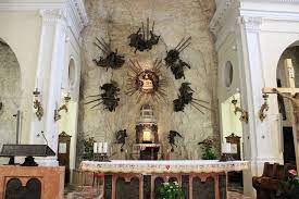 10 314 tykkäystä · 731 puhuu tästä ringraziamo due giovani amici della madonna della corona, nicola ed erica, per il bel video con le. Best Time For Santuario Basilica Madonna Della Corona In Italy 2021