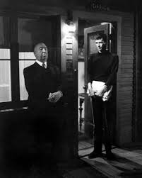 Hitchcock también tuvo que reinventarse constantemente, preocupándose de psicosis por su originalidad y como una manera de volver a ser aclamado como uno de los mejores directores de suspense. Pinterest