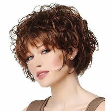 La texture a souvent changé et n'offre plus les mêmes possibilités qu'auparavant, la lassitude commence aussi à s'installer. 39 Coupe De Cheveux Court Femme 50 Ans Visage Rond Hair Madame Decouvrez Et Partagez Les Tendances Coiffures De La Saison