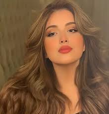 Priscilla Barros's Instagram, Twitter & Facebook