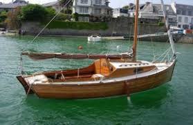 Voilier Loctudy Un Peche Promenade Amenage Concu Pour La Plaisance Wooden Boats Boat Building Wooden Sailboat