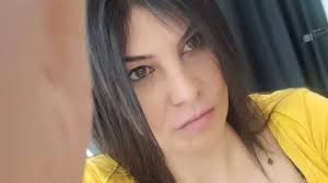 Mi offro come dog sitter o pet sitter con esperienza al mio domicilio o al  vostro senza problemi sono baveno x info in privato grazie!