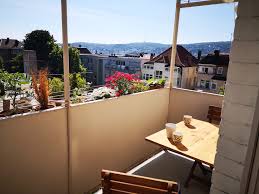 1.250 € 75 m² 3. Blumiger Balkon Mit Aussicht Aussicht Balkon Cafes