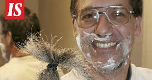 Amerikkalaisopettajan outo Osama-tempaus vihdoin ohi