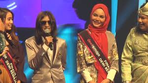 Zamani slam akui tiada unsur paksaan ketika rakaman video di lokap. Video Inilah 4 Foto Kekasih Zamani Slam Dan Cantik Orang Nya Berita Steady