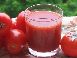 Terus masak sehingga campuran lembut dan buat jus yang cukup untuk mengisi satu atau lebih periuk, ingat bahawa anda harus meninggalkan. Jus Tomato Dari Pes Tomato Membuat Jus Tomato Dari Tampal Tomato