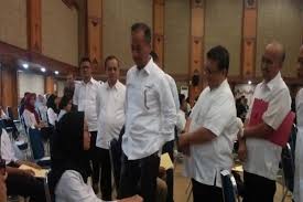 Hadiah yang diberikan bisa tiap minggu atau tiap bulan. 2 855 Orang Ikuti Ujian Masuk Poltekesos Bandung Pusdatin Kesos
