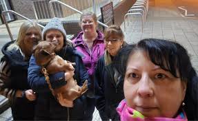 I don't think we had photos from Eddie's grand walk today. He confidently  told us he'd be cutting it short in view of the snow conditions, funny that  despite this we all