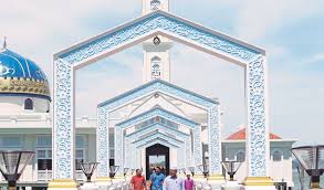 Masjidterapung #masjidsamuderailahi #wisatareligi masjid terapung samudera ilahi di kawasan objek wisata pantai carocok. Monumen Baru Pulau Pangkor