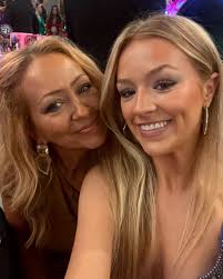 Had to dust off the ole disco ball #dancingwiththestars #auntdub