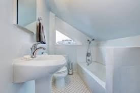 Die luxuriöse optik lässt ihr badezimmer zu einem echten hingucker werden. Bad Mit Dachschrage Gestaltungsideen Und Hinweise