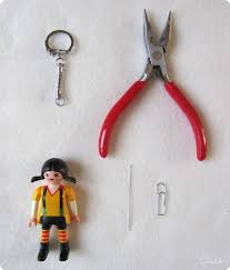 Et Puis La Neige Elle Est Trop Molle Porte Clef Playmobil Diy Porte Clef Loisirs Creatifs De Decoration Diy