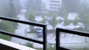 In the 7/28/2013 thera reved a hailstorm about reutlingen.broken roofs,broken windows and besides werecked cares have broken.that damage lies witch approx one millions. Unwetter Reutlingen Am 28 07 2013 Youtube