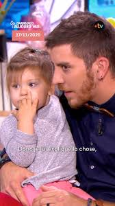 Suite au décès de son père, puis de sa grand-mère, Julie s'est retrouvé  héritière au même titre que ses tantes. Lors de la succession, sa famille  qu'elle pensait unie, s'est retournée contre