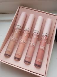I Have To Confess Something Despite Being An Absolute Beauty Addicted I Was A Kylie Cosmetics Virgin Yes No Lip Kit Kylie Makeup Kkw Beauty Luxury Makeup
