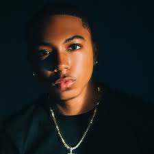 Papa Jay's Instagram, Twitter & Facebook