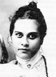 Rosalie Lyons's Instagram, Twitter & Facebook