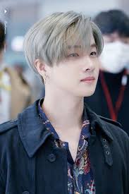 Ikon, stylized as ikon, is a south korean boy band formed in 2015 by yg entertainment, consisting of six members: Who Are The Members Of Ikon Quora