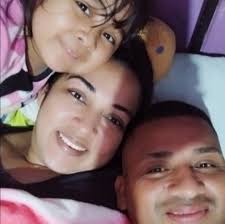 Parrita en bejuco frente al abastecedor bejuco. Se reporta un hombre  motociclista fallecido en el lugar. El realizaba un trabajo de express y Se  dice que es vecino de la loma. El