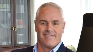 Tom Bergmann's Instagram, Twitter & Facebook