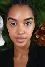 15 Spring Makeup Trends I Wanna Start Wearing Right Now Makeup Trends Minimalist Makeup Bold Makeup Looks