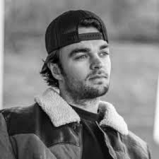 Brad Belanger's Instagram, Twitter & Facebook