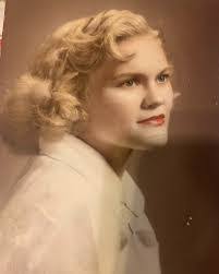 Paula Glisson's Instagram, Twitter & Facebook