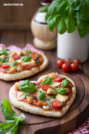 Pizza Herz Herz Pizza Mit Geramont Und Hahnchen Nicest Things Rezepte Ideen Furs Essen Essen Rezepte