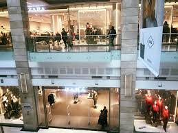 Conarg ag a realizat lucrarile de reamenajare pentru magazinul nike din afi palace cotroceni constand in demolarea tavanelor si a peretilor existenti, modificarea traseelor electrice, construire pereti. Afi Cotroceni Cel Mai Mare Magazin Zara Din Romania VÄ Facebook