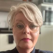 Johan Spies op LinkedIn: Met succes mijn scriptie verdedigd ik mag me nu  veiligheidskundige…