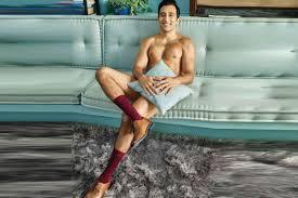 Rahul Khanna Goes Almost Naked to Reveal Something BIG Malaika Arora Dia  Mirzas Reactions Win Internet