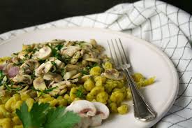 Barlauch Knopfle Mit Rahmchampignons Veggies Vegan Rezept Clean Eating Lebensmittel Essen Kochen