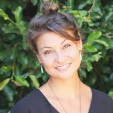 Danielle Deniz's Instagram, Twitter & Facebook