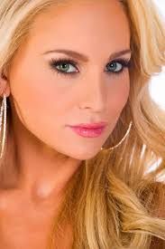 Jessica Frith's Instagram, Twitter & Facebook