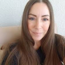 Karen Wingert's Instagram, Twitter & Facebook