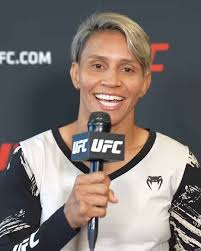 Entrevista com Amanda Lemos