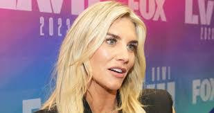 Charissa Williams's Instagram, Twitter & Facebook