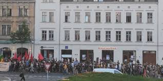 Hanseatic bank gmbh and co kg brienner strasse 42 city: Fight For Your Future Demonstration Zieht Durch Leipzig