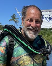 Joe Bosquez is a Marine Biologist and an IANTD instructor trainer based in  Gainesville, Florida. Joe is currently an Operations Manager at Divesoft  and an integral member of the KUR team. Before