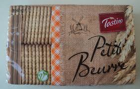 Salam de biscuiți cu nucă și unt. Tastino Biscuiti Petit Beurre 450 G