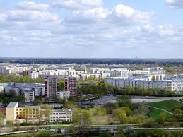 Sie suchen eine wohnung in ruhiger, grüner lage, die bezahlbar ist und es auf längere zeit auch bleiben wird? Nachhaltige Erneuerung Berlin Marzahn Hellersdorf