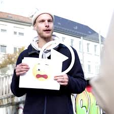 Der swanseaplatz ist einer der wichtigsten plätze in den quadraten. Jan Sichau Vorsitzender Des Stadtjugendring Mannheim E V Follow Up Stadtteilversammlung Innenstadt Jungbusch 68deins