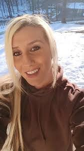 Emily Denton's Instagram, Twitter & Facebook